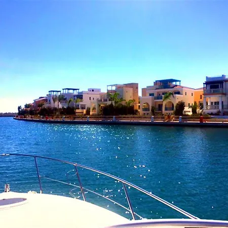 Yacht Sella Ronda 船上ホテル