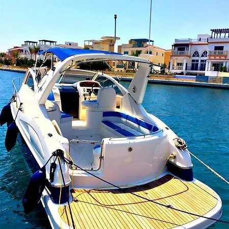 Yacht Sella Ronda 船上ホテル *
