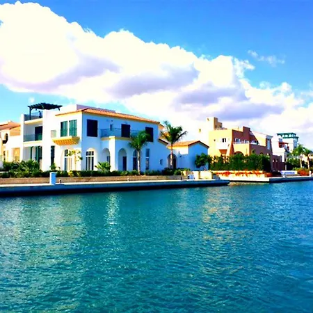 Yacht Sella Ronda 船屋 *